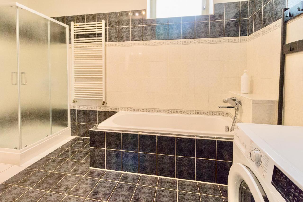 Apartman U Berounky ベロウン エクステリア 写真
